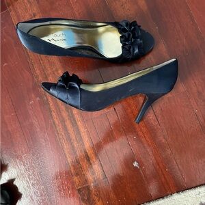 Nina Women's Midnight Blue Satin Heels size 11M